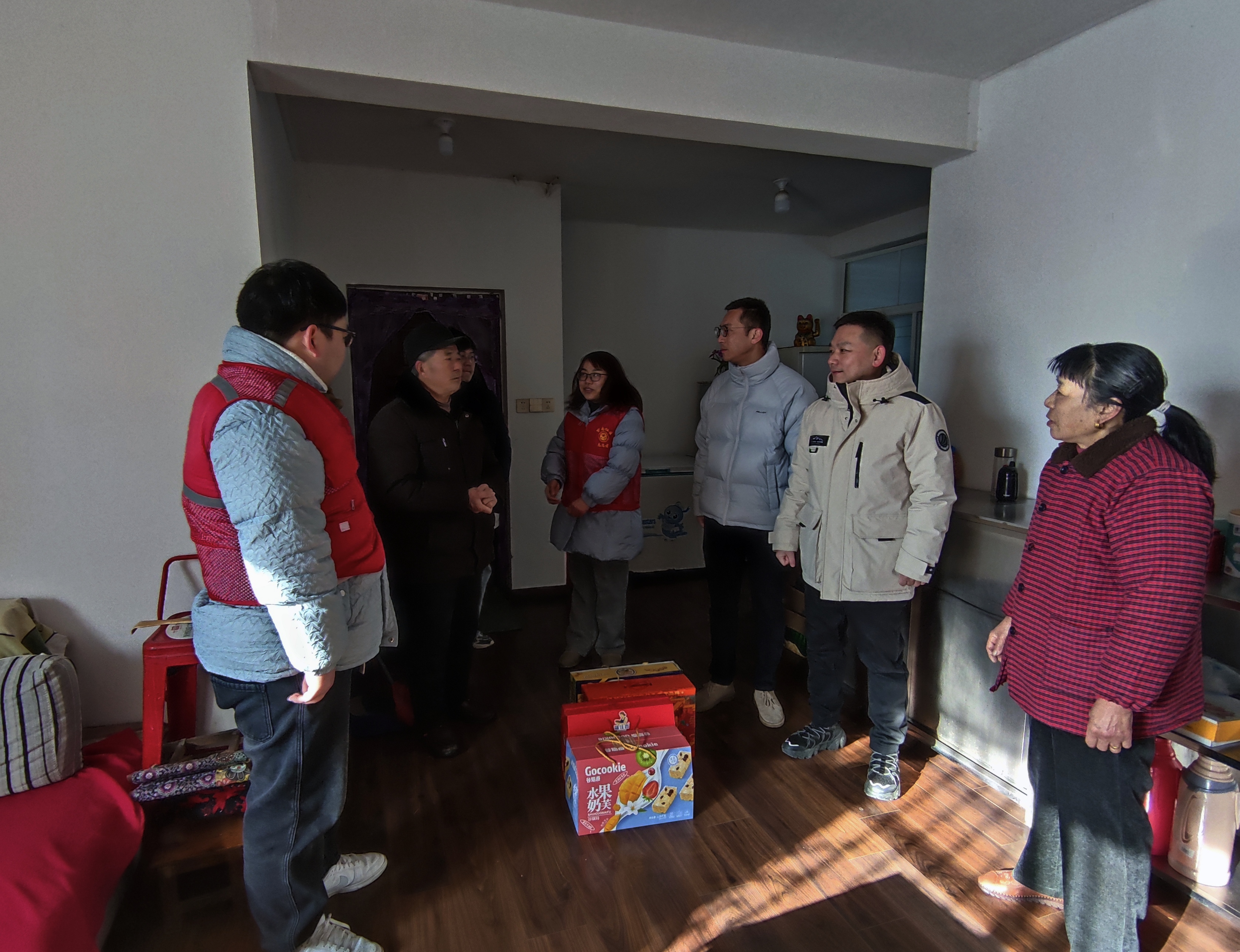 市文旅集團(tuán)開展春節(jié)前走訪慰問困難老黨員、退役軍人活動