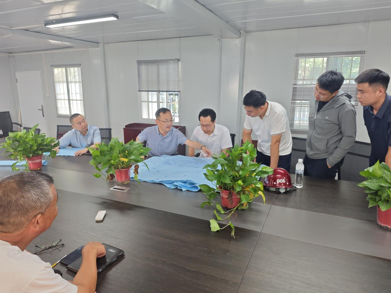 市文旅集團(tuán)黨委書記、董事長張雷赴亭城璽悅里項目調(diào)度重要節(jié)點(diǎn)進(jìn)度